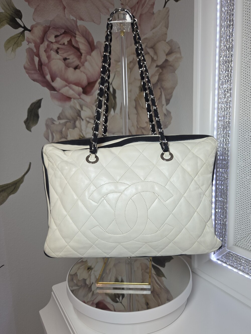 Vintage CHANEL Quilted Shopping Tote White & Black Purse